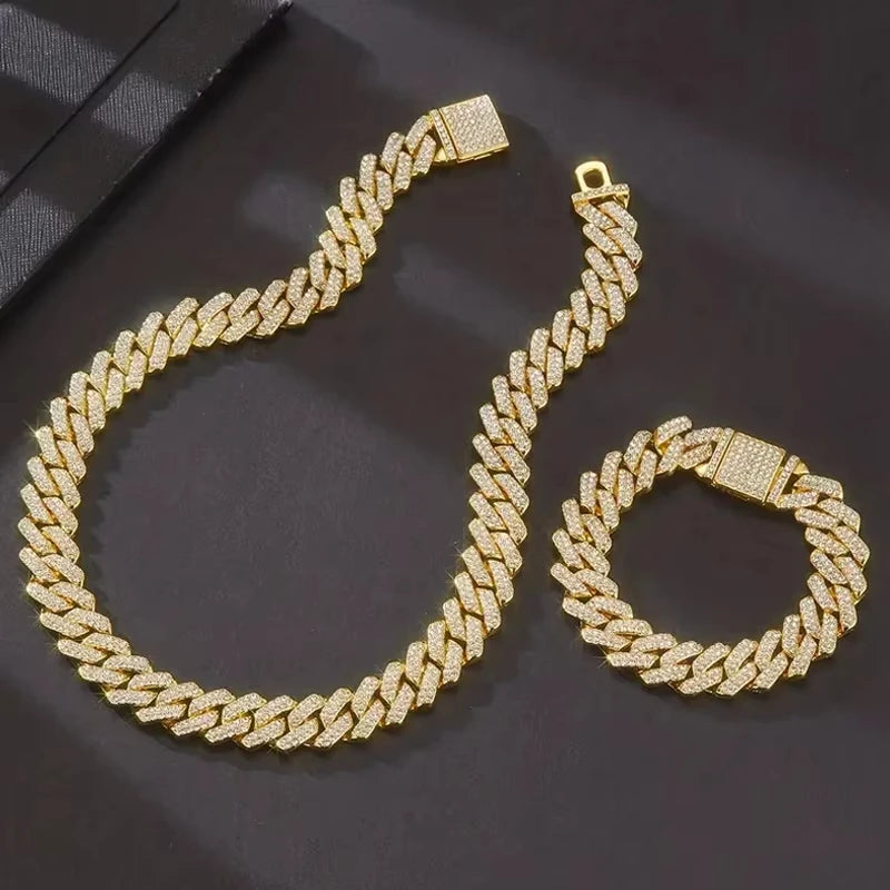 Luxury 3Pcs/Set Men's Golden Quartz Watch,Necklace and Bracelet Charming Jewelry, Shining Fashion Men's Outfit Accessory